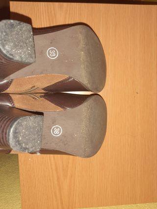 Botas con tacón marrones
