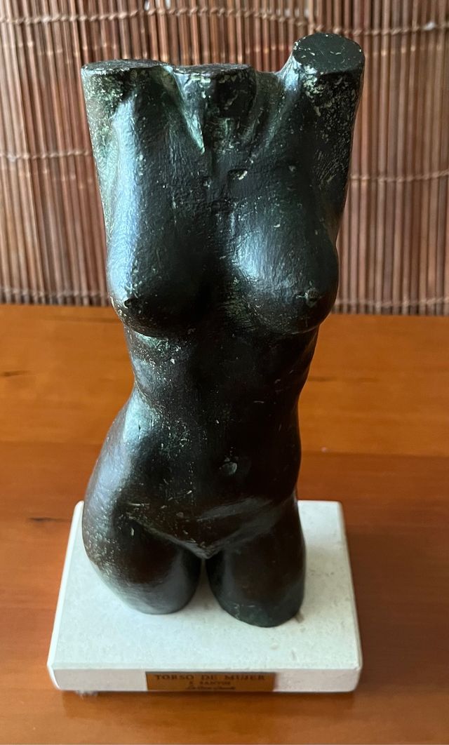 Figura de bronce