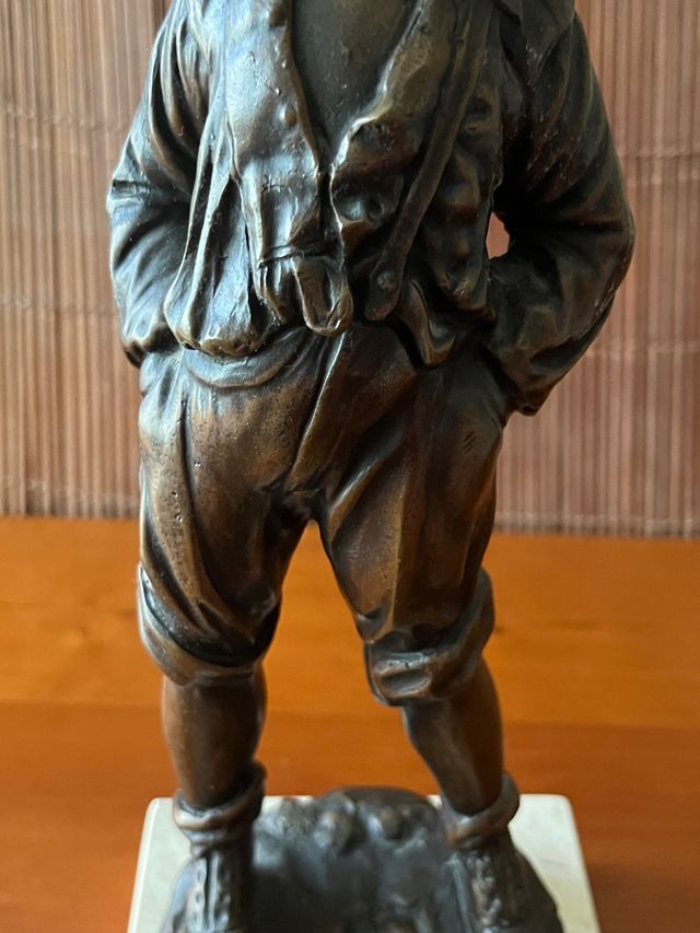 Figura de bronce