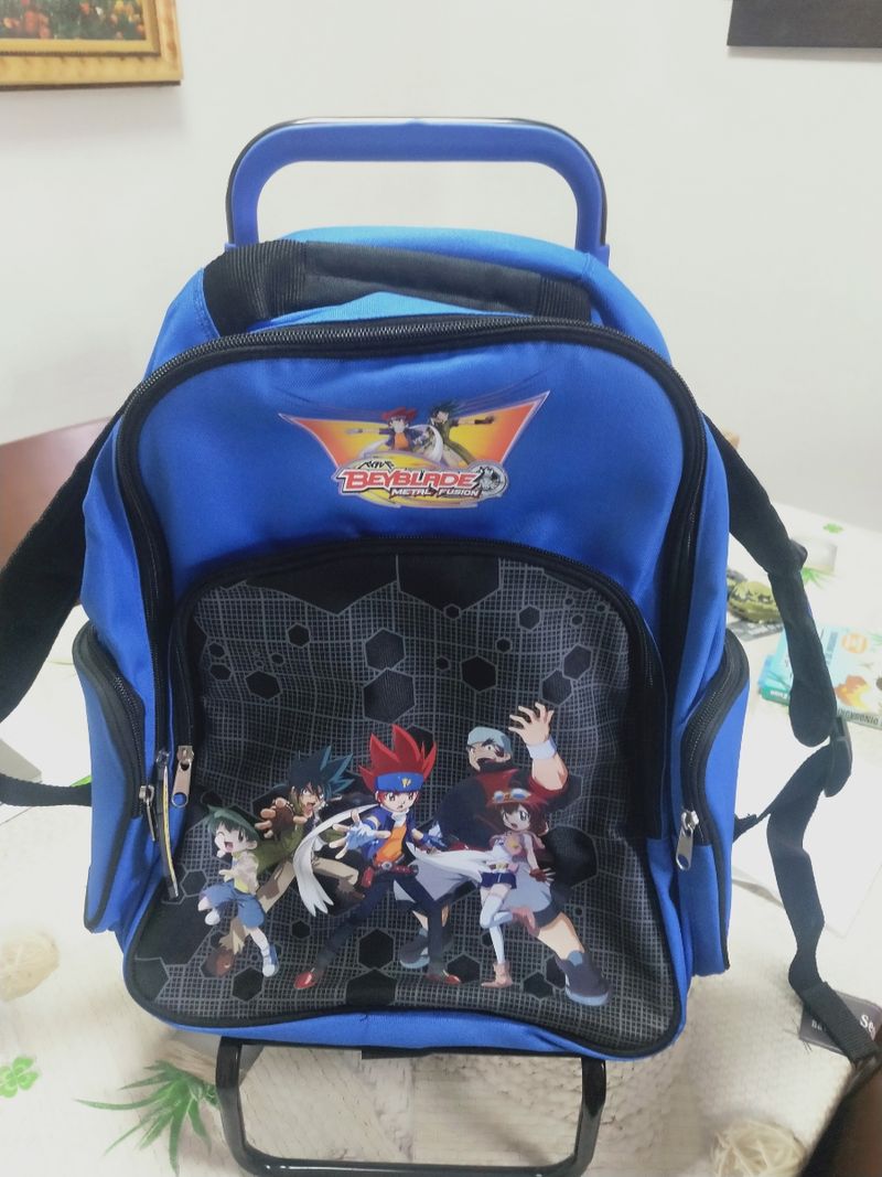 Mochila escolar de segunda mano por 15 EUR en Els Prats de Rei en