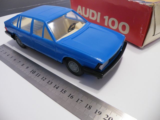 Audi 100 Avant 1/25 - Anker