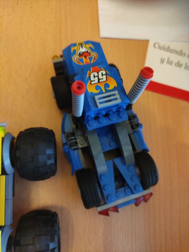 Camión y coche lego