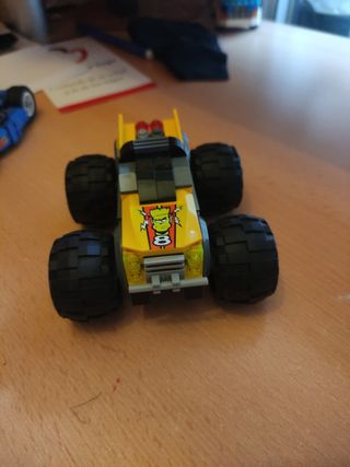 Camión y coche lego