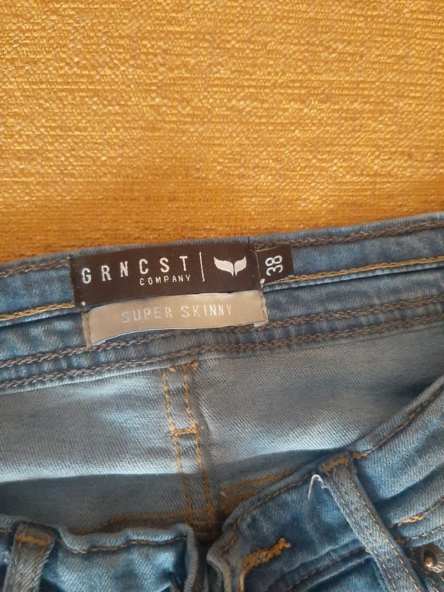 Pantalon vaquero largo super skinny