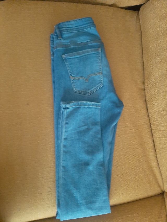 Pantalon vaquero largo super skinny