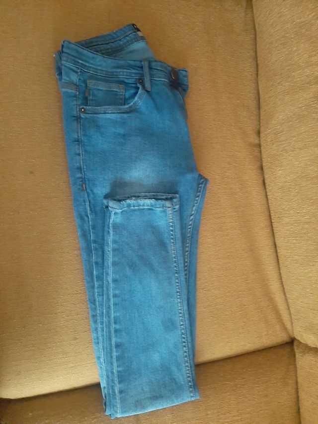 Pantalon vaquero largo super skinny