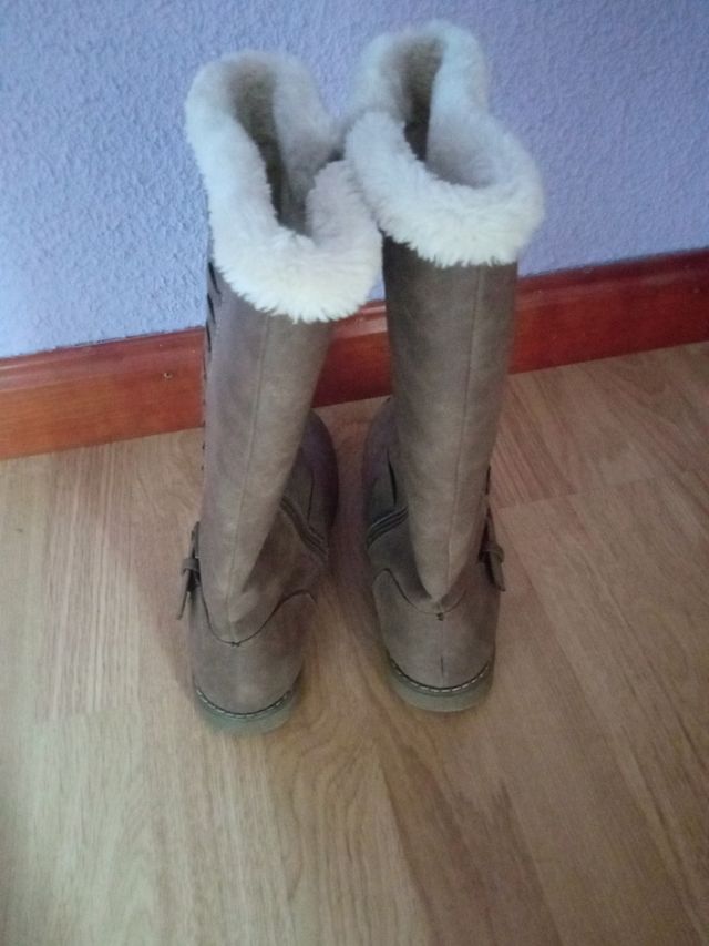 Botas de borreguito por dentro talla 37