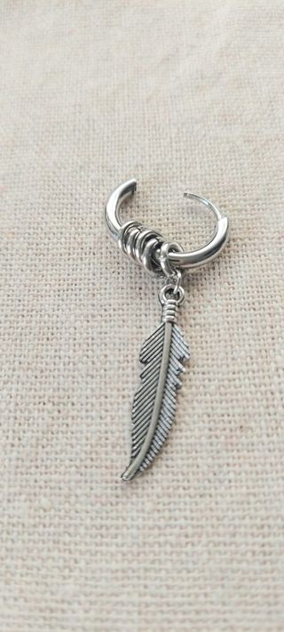 Pendiente pluma de acero.Unisex