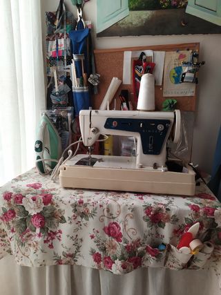 Maquina de coser SINGER