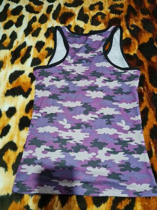 Camiseta camuflaje lila