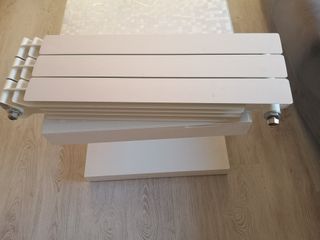 Radiador de agua con anclaje a pared