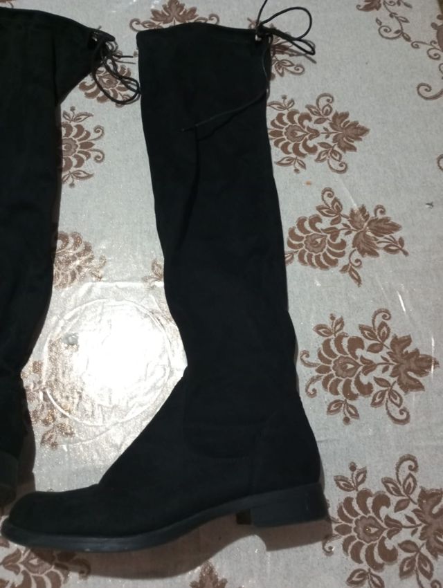 Stivali neri scamosciati