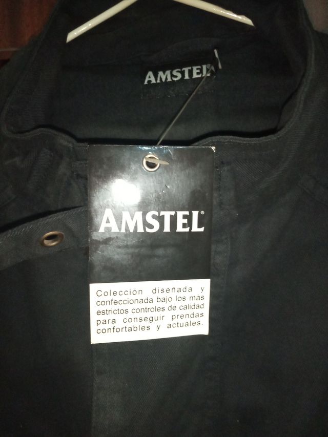 Chaqueta negra de Amstel 