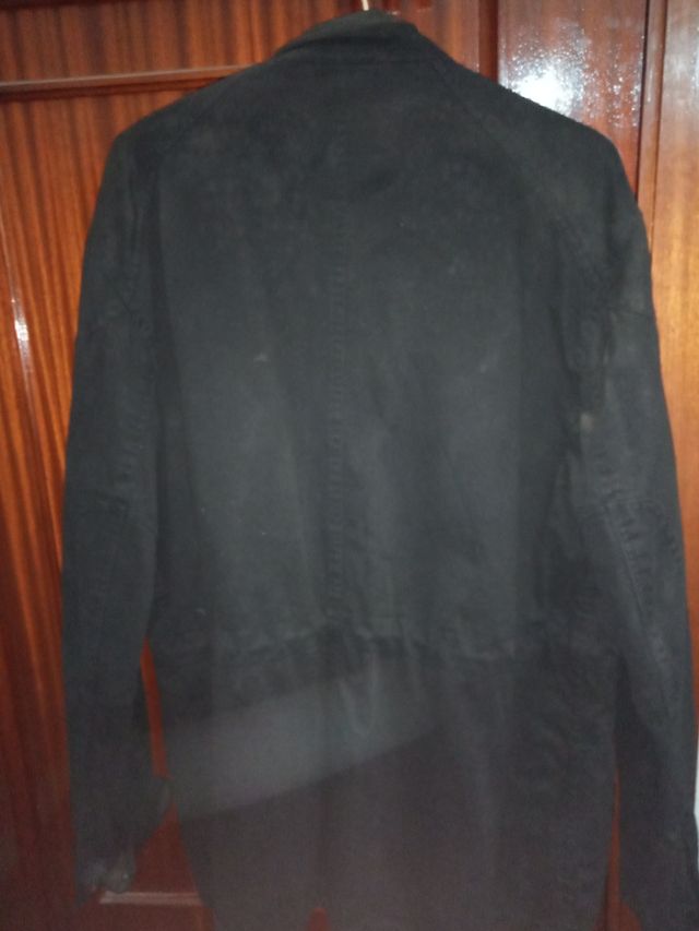 Chaqueta negra de Amstel 