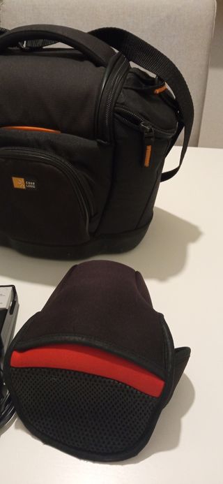 Cámara réflex CANON EOS 550D con accesorios