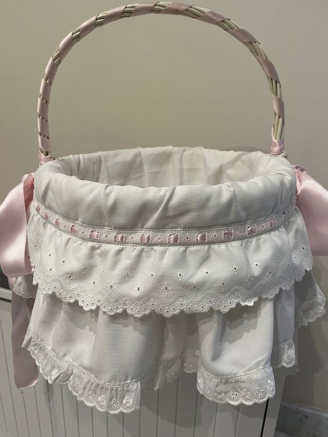 Cesta mimbre, canastilla bebė