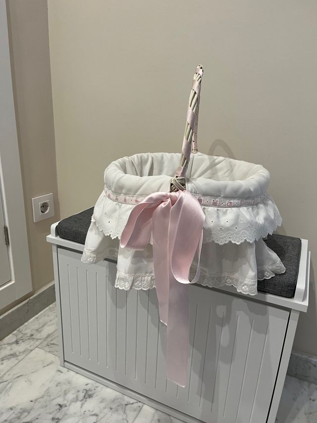 Cesta mimbre, canastilla bebė