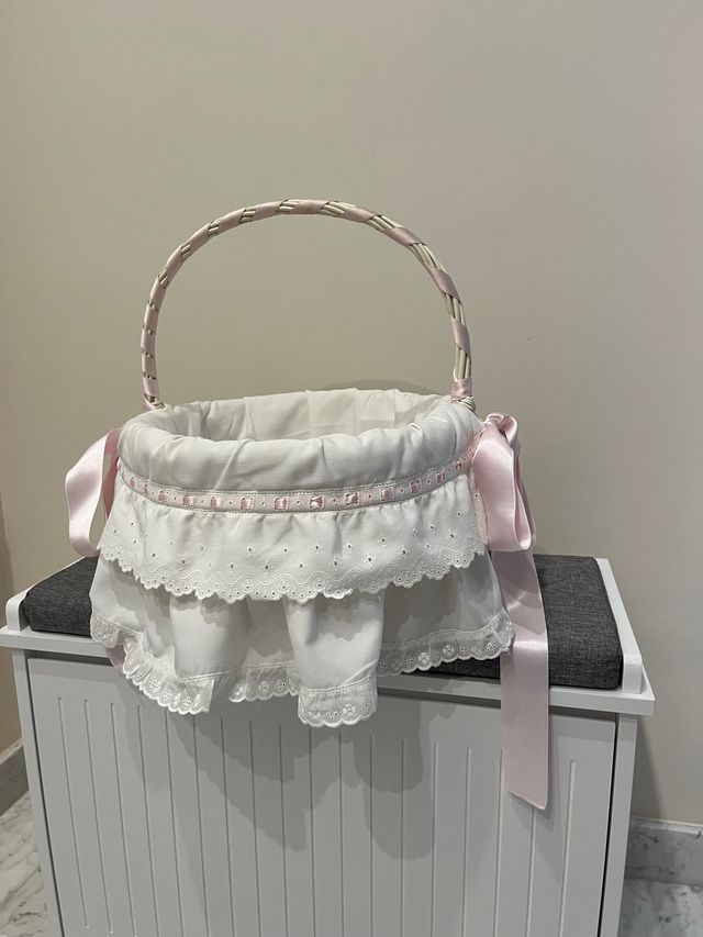 Cesta mimbre, canastilla bebė