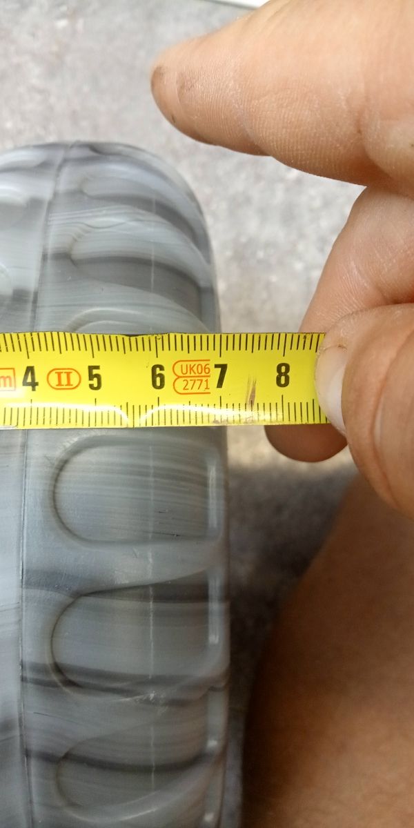 1 rueda de plástico