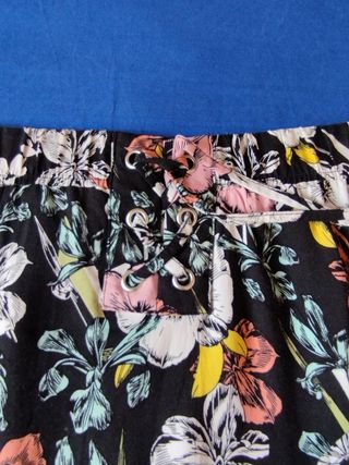 MINIFALDA STRADIVARIUS, TALLA L