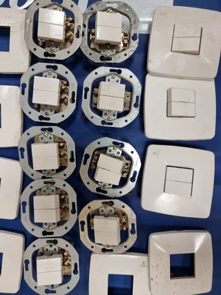 Doble Interruptores Simon 32 Blanco