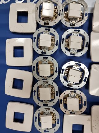 Doble Interruptores Simon 32 Blanco