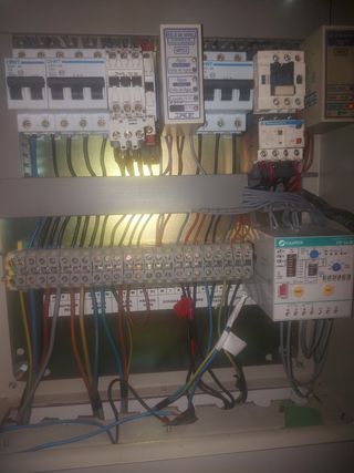 Electricista, Instalacion Aire Acondicionado.