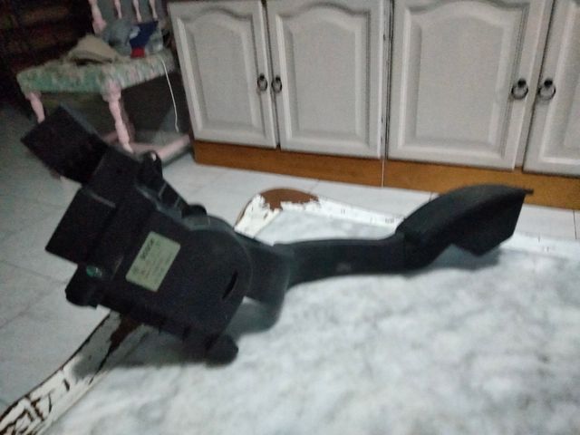 Pedal de aceleración Fiat doblo 2015