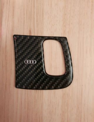 Pegatina engomada de carbono,con logotipo de Audi.