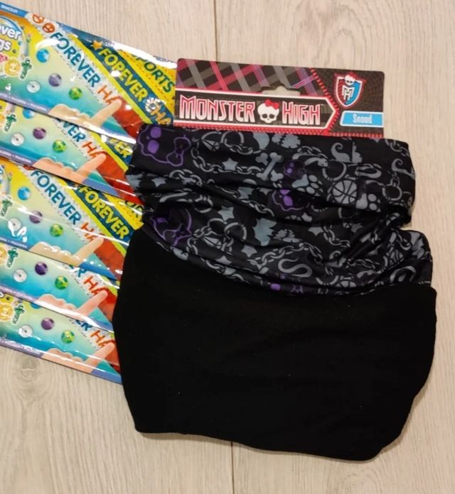 "RAINBOW HIGH 2023", Panini.
