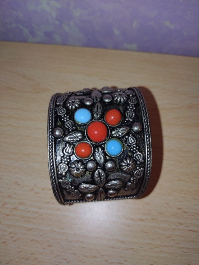 Bracciale con pietre