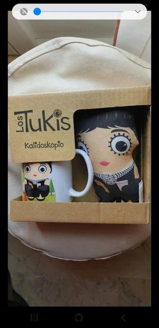 Taza y muñeco Tukis de Kalidodcopio