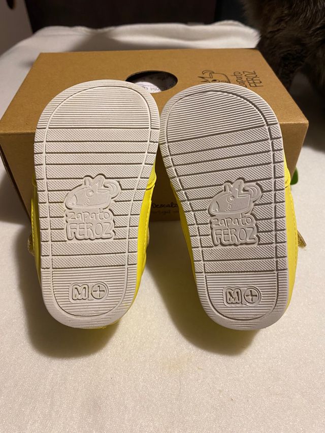Irta amarillo zapato feroz M+