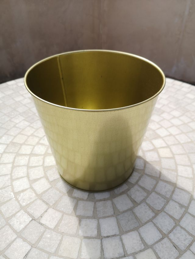 Maceta metalica dorada Ikea Daida de segunda mano por EUR en