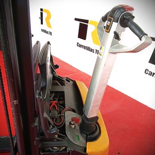 APILADOR CAT 1200 KG