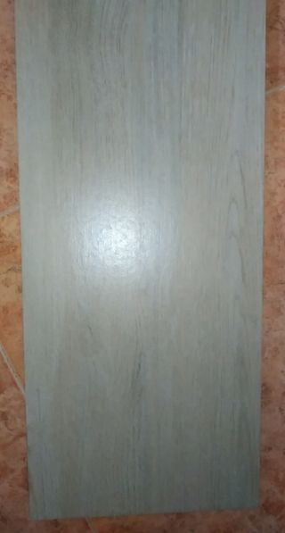 SUELO PORCELÁNICO ANTIDESLIZANTE. 3€ LA PIEZA.