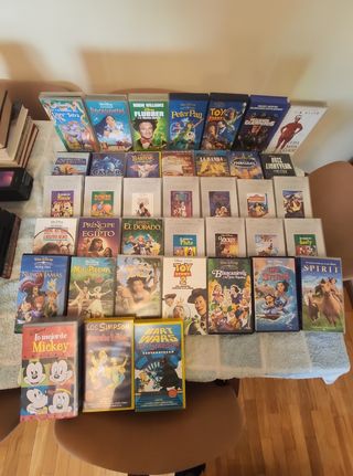 Cintas VHS DISNEY y otros.
