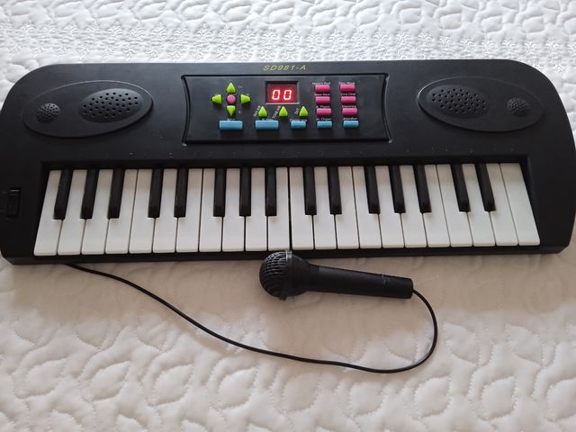 Piano karaoke niños