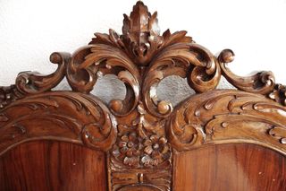 Armario Clásico de madera con talla