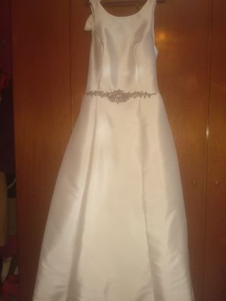 Vestido de novia con brillantes