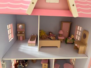 Casa de muñecas madera