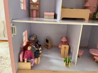 Casa de muñecas madera