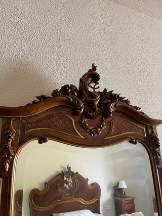 Vestidor mármol y madera vintage espejo y cajones.