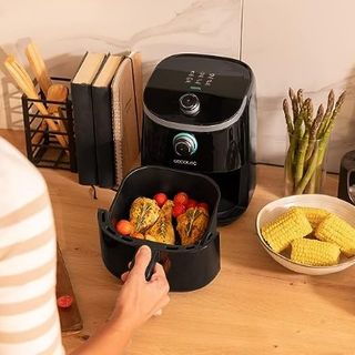 Freidora Cecotec sin Aceite de 2L de Aire Calient