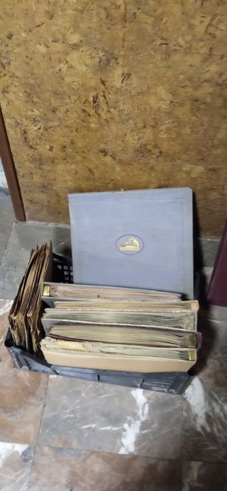Cinco Discos de pizarra en álbum.
