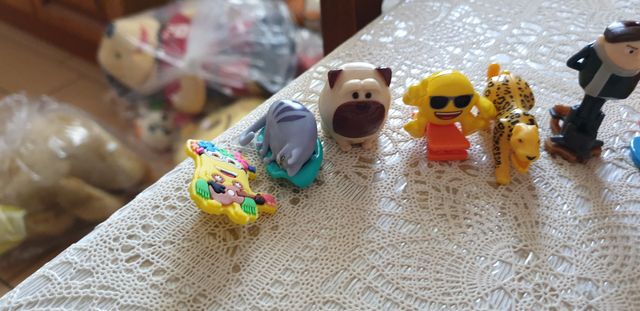 Lotto N. 29 misto SORPRESINE KINDER vari anni