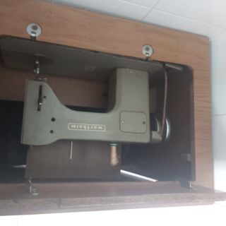 📍Wertheim máquina coser con mueble original