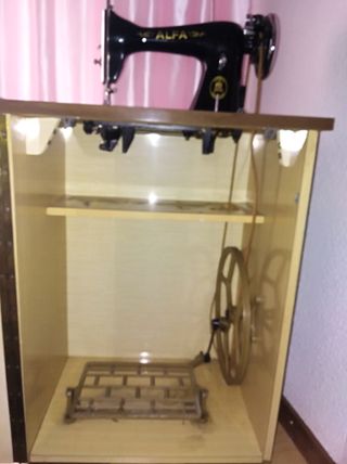Máquina de coser ALFA