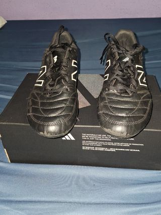 Botas fútbol niño New Balance