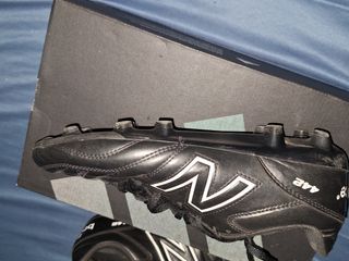 Botas fútbol niño New Balance